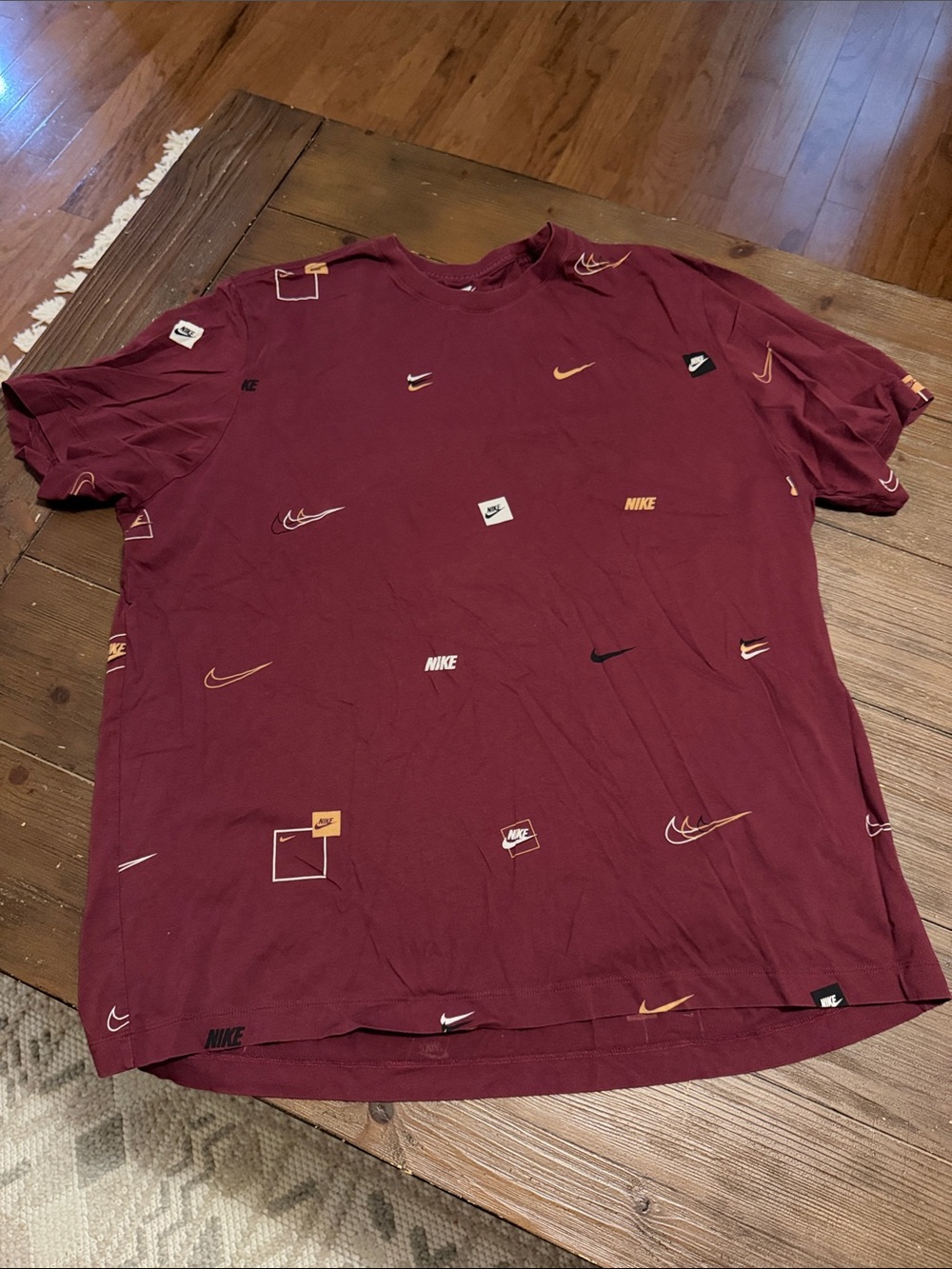 Nike Men's Maroon Short Sleeve Tee with Swoosh Motif